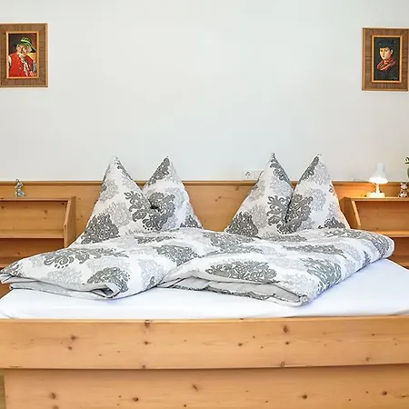 Ronjas Hutte Lägenhet Bach (Tyrol)
